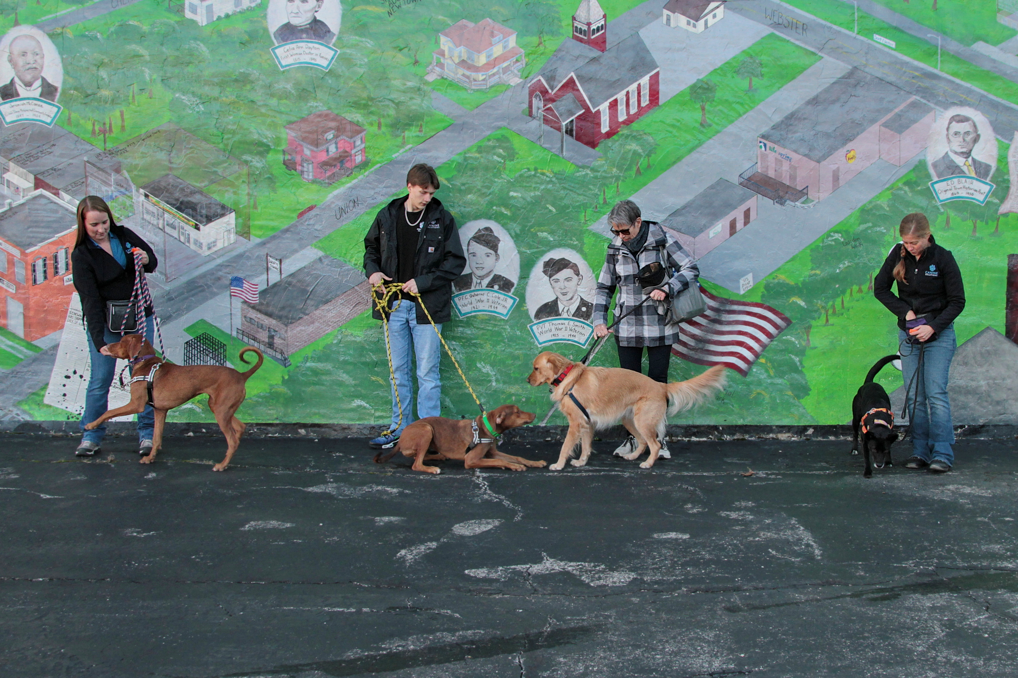 Dog Handlers in downtown Spring Hill Kansas